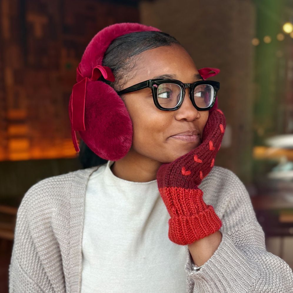 Fuzzy Bow Earmuffs - Image 4